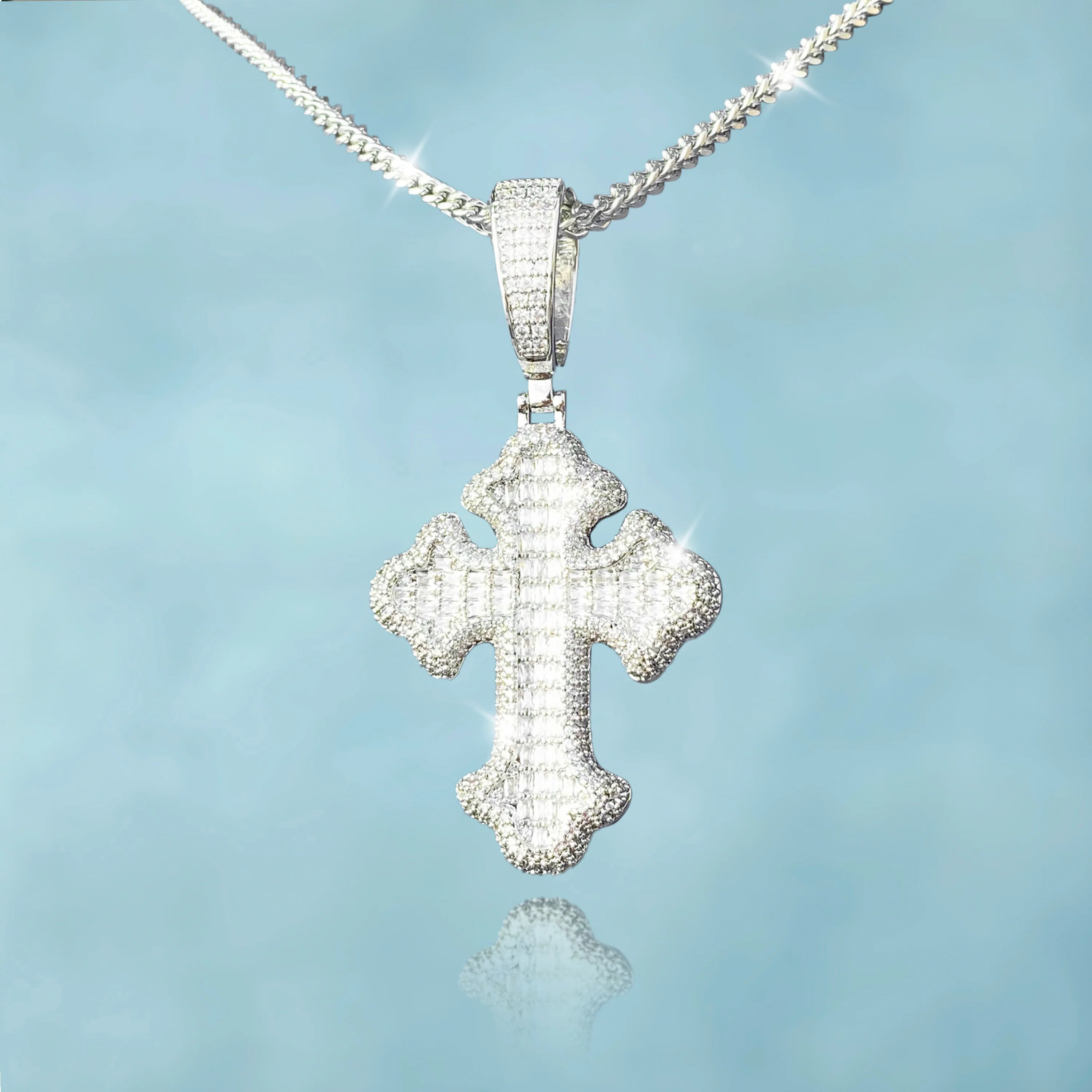 Colgante Cruz Gótica Grande Oro Blanco - Image 3