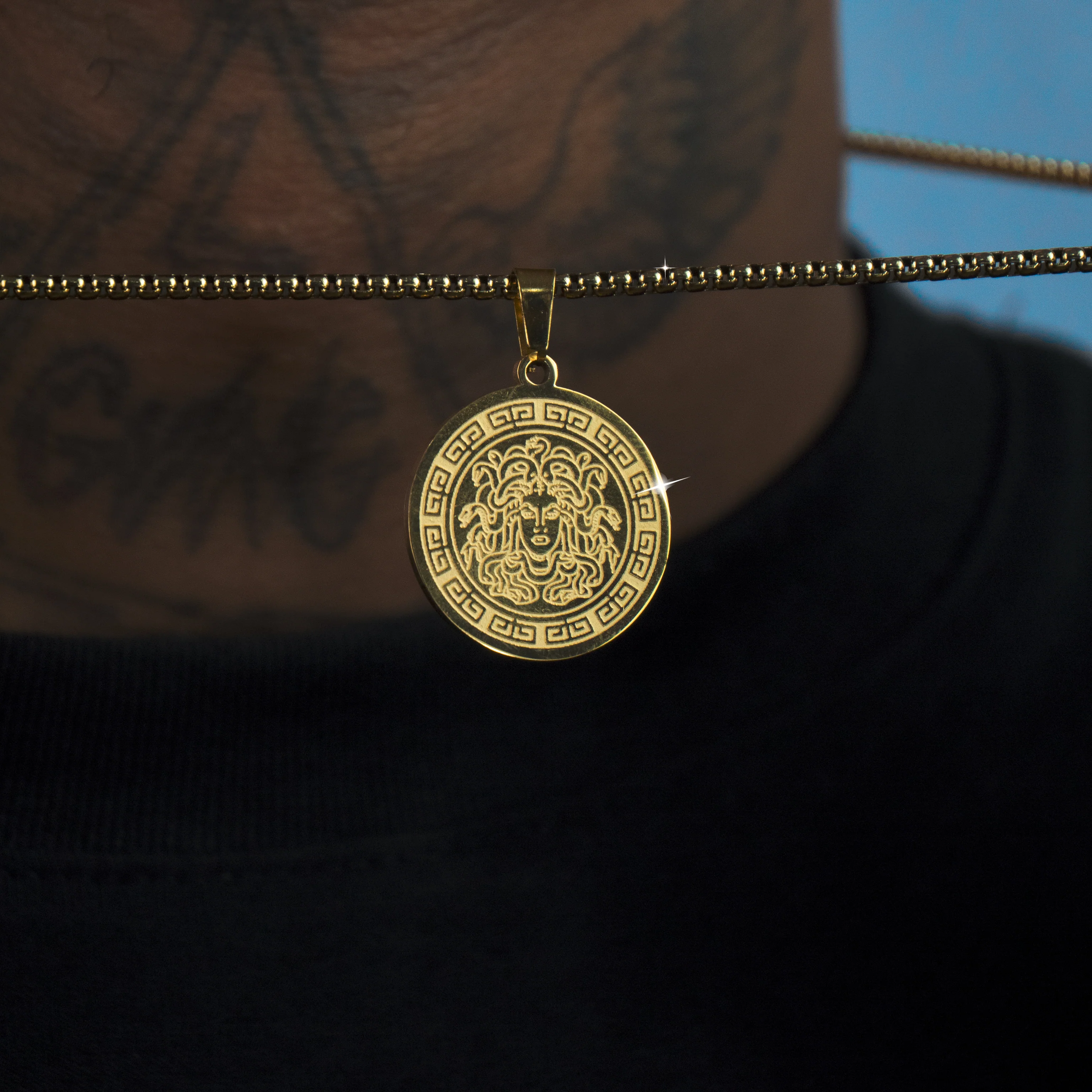Colgante Medusa Prestigio Oro 18K - Image 3